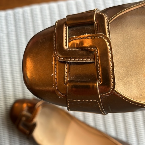 Anne Klein gold/bronze slip on, 7.5 - Picture 3 of 7